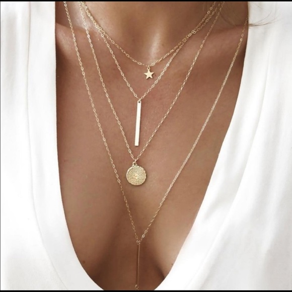 Jewelry - Beautiful Gold Layered Necklace
